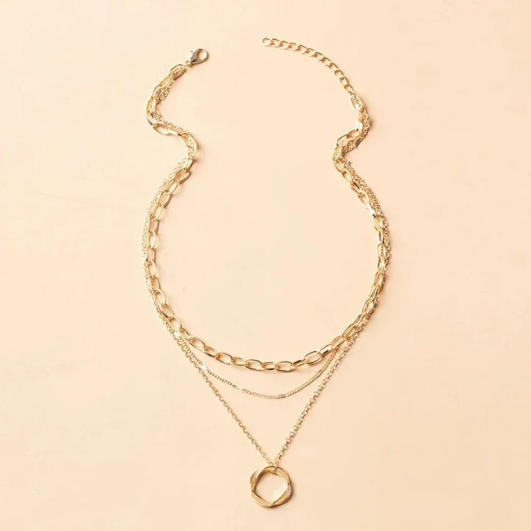 Gold necklace with pendant