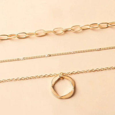 Gold necklace with pendant