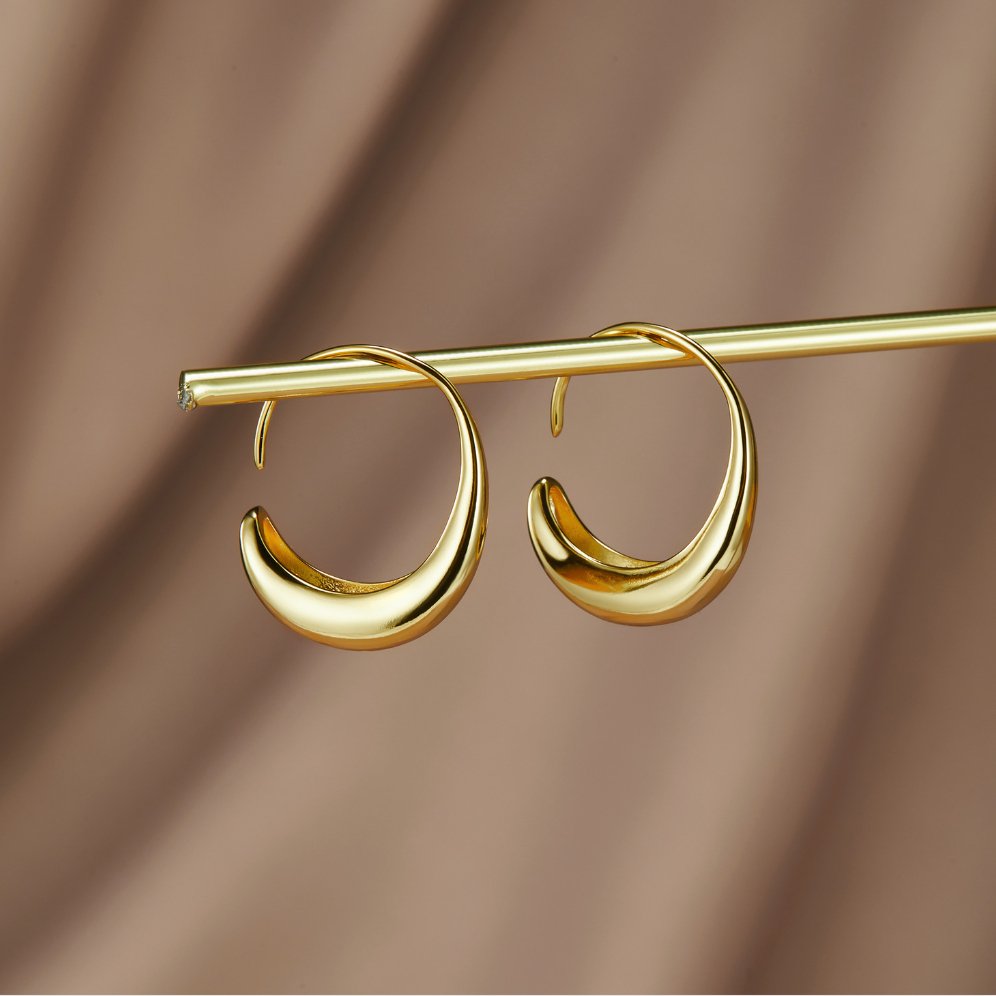 Drop-shaped earrings