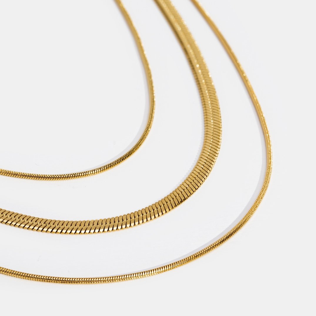 Multi-layered gold necklace