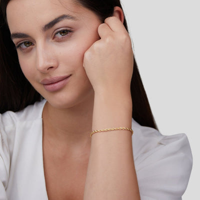 Chic twisted gold bracelet