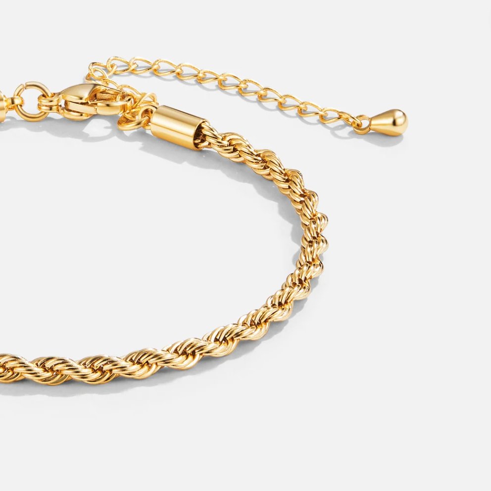 Chic twisted gold bracelet